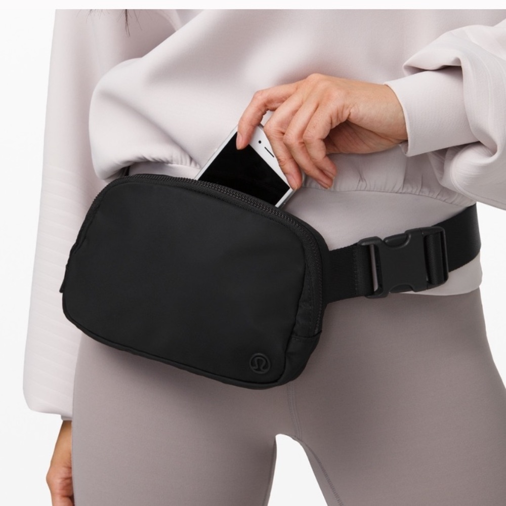 NWT Lululemon Everywhere Belt Bag